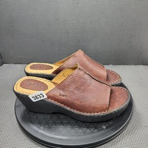 Womens Sz 8 Brown BOC Born Leather Upper Wedge Open Toe Sandals